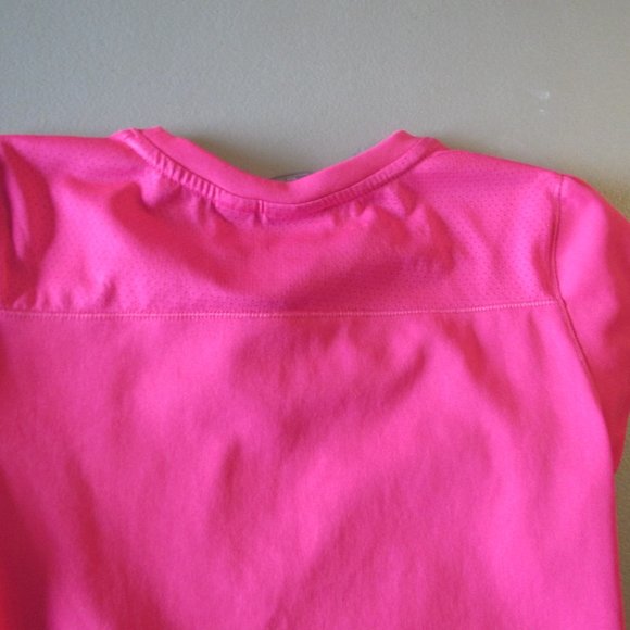 Pink Puma Top Size Medium - Picture 5 of 6